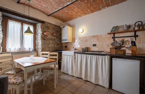 Monastero Bormida Apartment | Cosy apartment for 2 guests with pool, WIFI and TV
