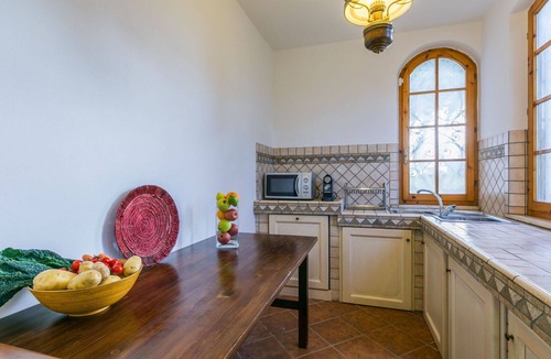 Casale Marittimo Apartment | Cosy apartment for 12 guests with A/C, pool, WIFI, TV, patio and pets allowed