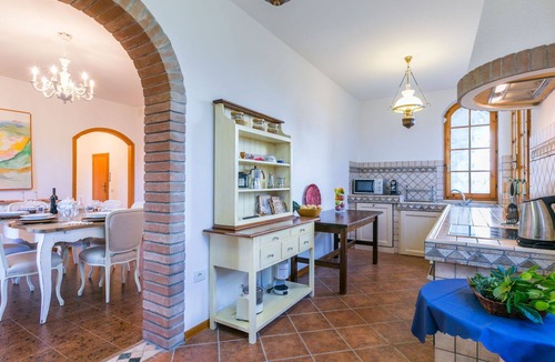 Casale Marittimo Apartment | Cosy apartment for 12 guests with A/C, pool, WIFI, TV, patio and pets allowed