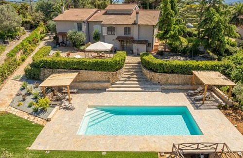 Casale Marittimo Apartment | Cosy apartment for 12 guests with A/C, pool, WIFI, TV, patio and pets allowed