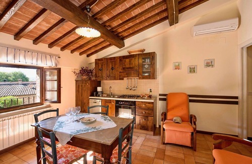 Po' Bandino Villa | Cosy apartment in villa for 4 guests with WIFI, A/C, pool, TV and patio