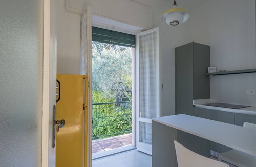 Pieve Ligure Apartment | Cosy apartment for 5 people with WIFI, TV, terrace, pets allowed and panoramic view, close to Ge.