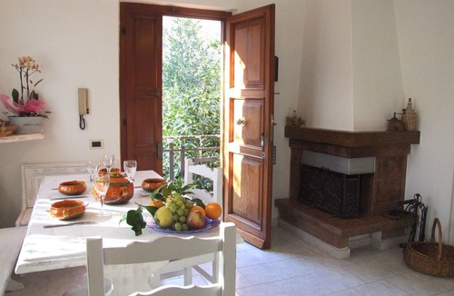 Sassetta Apartment | Cosy apartment for 4 guests with WIFI, TV and balcony