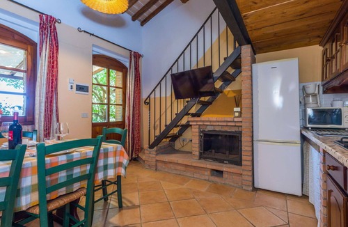 Riparbella Apartment | Cosy apartment for 5 guests with pool, A/C, WIFI, TV and patio