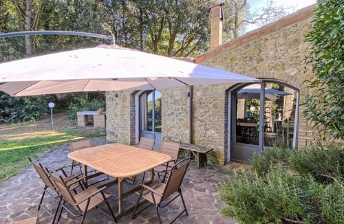 Guardistallo House | Cosy apartment in villa for 6 people with WIFI, A/C, TV, terrace, pets allowed and panoramic view