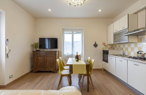 Costa dʼOneglia Villa | Cosy apartment in villa for 4 guests with WIFI, TV, patio, pets allowed and panoramic view