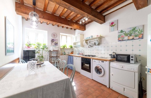 Urbino Villa | Cosy apartment in villa for 3 people with WIFI, pool, TV and panoramic view, close to Urbino