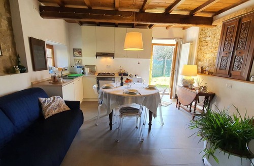 Pescaglia Villa | Cosy apartment in villa for 4 people with WIFI and pets allowed, close to Lucca