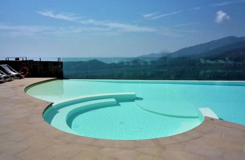 Magliolo Apartment | Cosy holiday home in the Ca' Nova region with hot tub
