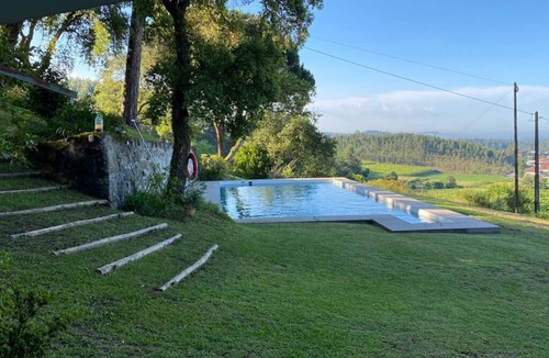 Barcelos Cottage | Cottage Sleeps 12 with Pool and Parking