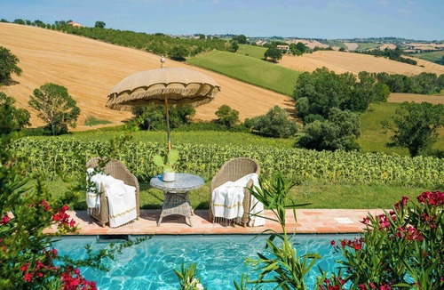 Ostra Vetere House | Country house in the hills of Le Marche