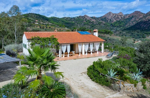 Porto Azzurro House | Country house with garden and with a view 8 min to the village of Porto Azzurro