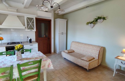 Tolentino House | Country house with pool and superb views over Lake