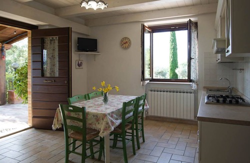 Tolentino House | Country house with pool and superb views over Lake