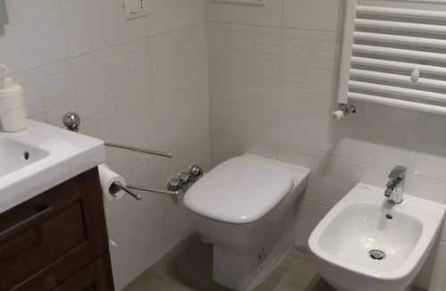 Pineta Apartment | Couple stay downtown