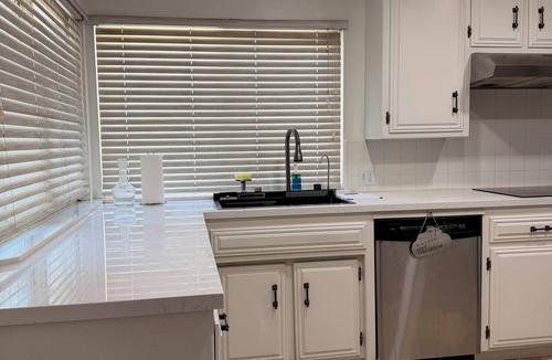 Lancaster Apartment | Cozy 1-bedroom 2 bed studio in pleasant Lancaster