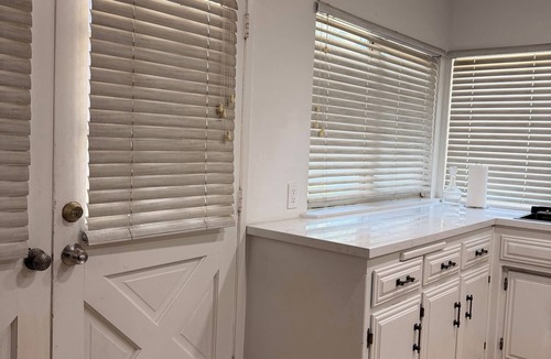 Lancaster Apartment | Cozy 1-bedroom 2 bed studio in pleasant Lancaster