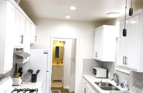 Los Angeles Apartment | Cozy 1-bedroom apartment in marvelous Hawthorne near the SPACEX, LAX.