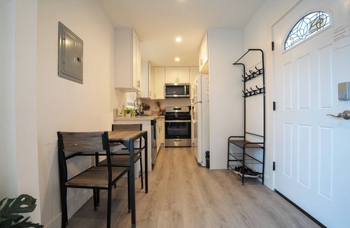Westchester House | Cozy 2-bedroom house in Los Angeles