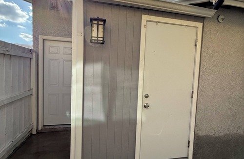 Downey House | Cozy 2-bedroom house in amazing Downey with Central Air & private parking for 2