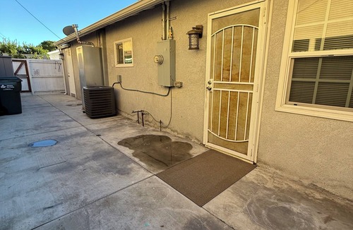 Downey House | Cozy 2-bedroom house in amazing Downey with Central Air & private parking for 2