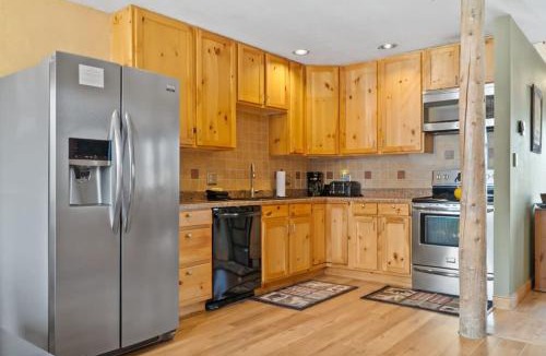 Wildernest House | Cozy 2BR with Great Views Near Trails