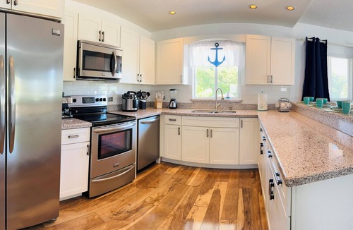 Key Largo House | Cozy 3bedroom Retreat with WiFi & AC in Stunning Key Largo Paradise Pet-friendly