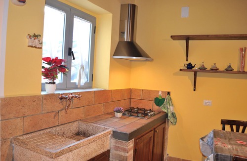 Foligno Apartment | Cozy 4-bedroom apartment with lovely terrace