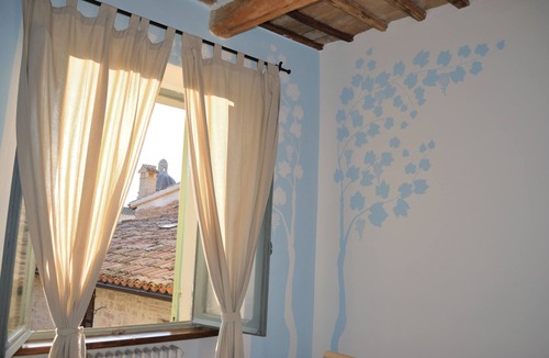 Foligno Apartment | Cozy 4-bedroom apartment with lovely terrace