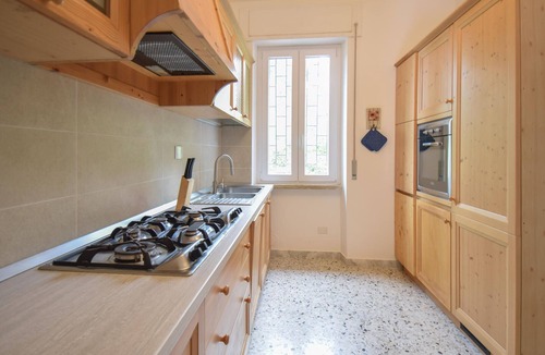 Lake Bracciano Apartment | Cozy apartment in Anguillara Sabazia with WiFi