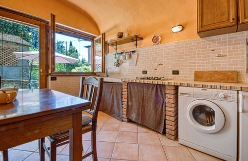 Varese Ligure Apartment | Cozy apartment in Varese Ligure