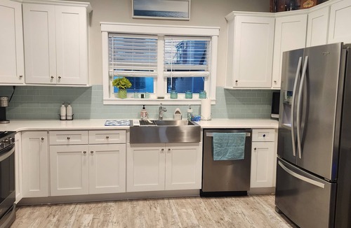 Marathon House | Cozy Conch - oceanside charmer 10 minutes from beaches