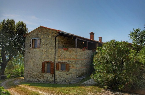 Paciano House | Cozy Farmhouse in Paciano with Swimming Pool