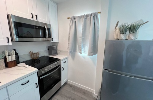West Whittier-Los Nietos Apartment | Cozy guest suite w/kitchen & patio - great location- Disney-Beaches-DTLA-Uptown