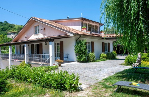 Apecchio House | Cozy home in Apecchio -PU- with private swimming pool, can be inside or outside