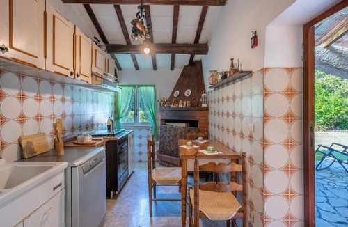 Catignano House | Cozy home in Catignano with house a mountain view