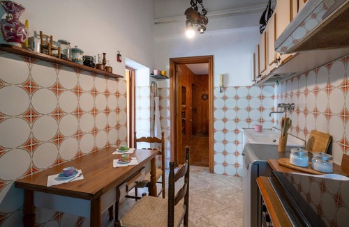 Catignano House | Cozy home in Catignano with house a mountain view