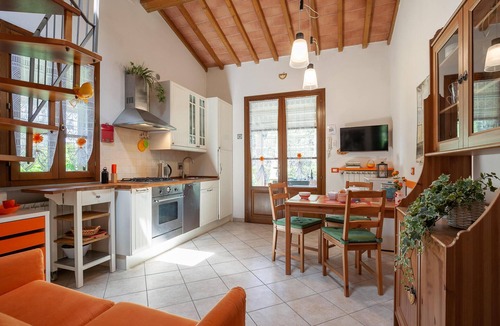Cecina House | Cozy home in Cecina Marina with WiFi