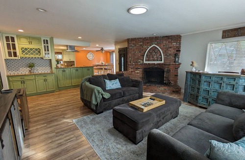 Eastside House | Cozy home with fireplace, walk to the beach, perfect location + free parking