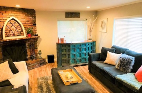 Eastside House | Cozy home with fireplace, walk to the beach, perfect location + free parking