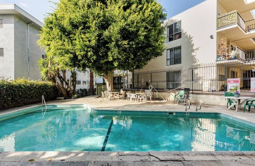 Inglewood Condo | Cozy Private Suite 10 Min to SoFi/Intuit/LAX/Manhattan & Venice Beach