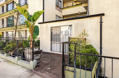 Inglewood Condo | Cozy Private Suite 10 Min to SoFi/Intuit/LAX/Manhattan & Venice Beach