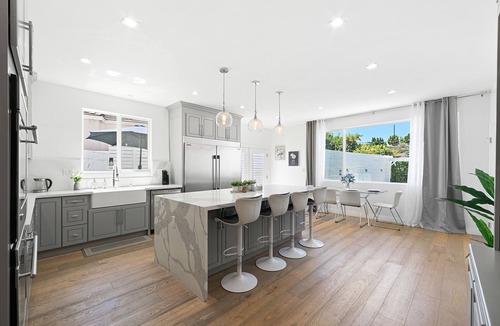 Los Angeles Villa | Cozy Retreat Nearby Universal Studio with private Casita & Pool