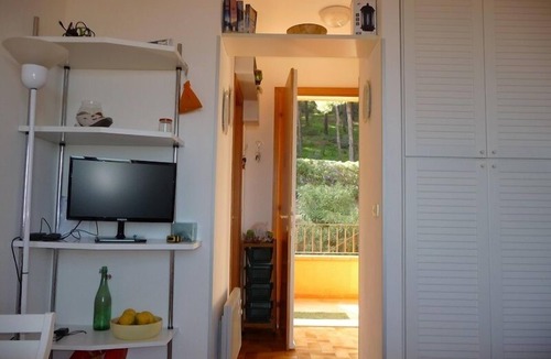 Capo D'arco Apartment | Cozy studio in the countryside, with balcony, sea view.