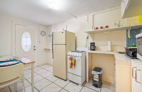 Coral Way Apartment | Cozy studio with refreshing AC near Brickell and Coconut Grove
