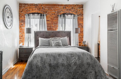 Larchmont Apartment | COZY STUDIOS in HOLLYWOOD