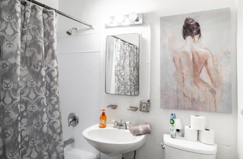 Larchmont Apartment | COZY STUDIOS in HOLLYWOOD