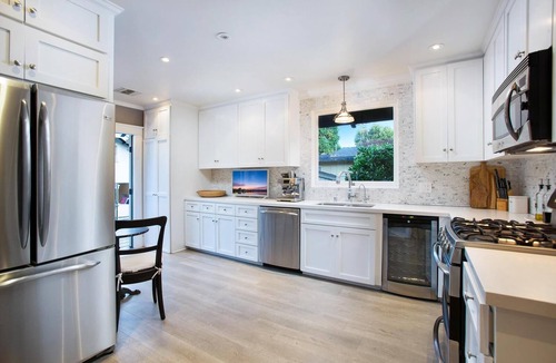 Hollywood Villa | Craftsman Cottage- Historic Prairie Home w/Modern Comfort in Hollywood Hills