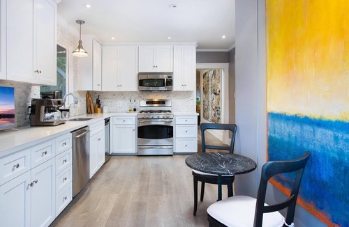 Hollywood Villa | Craftsman Cottage- Historic Prairie Home w/Modern Comfort in Hollywood Hills