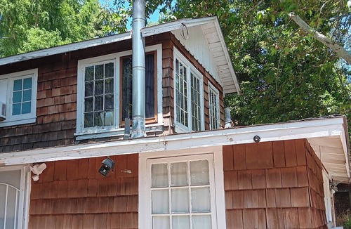 Lytle Creek Bed & Breakfast | "Creekside Retreat: Cozy 2-Bedroom Haven with Scenic Views"